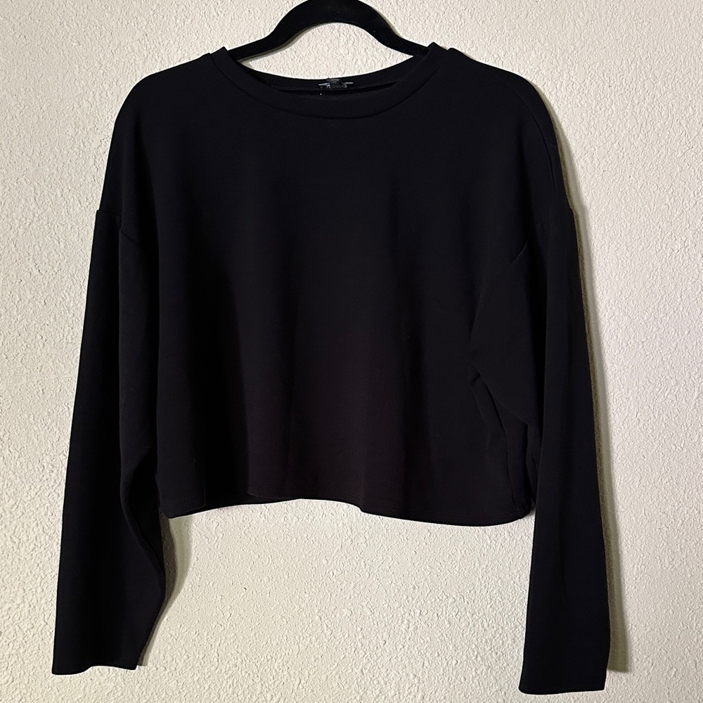 Express Black Women's Cropped Pull over - size Large